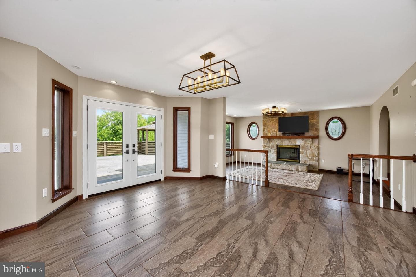 24 Lehmann Drive photo 9