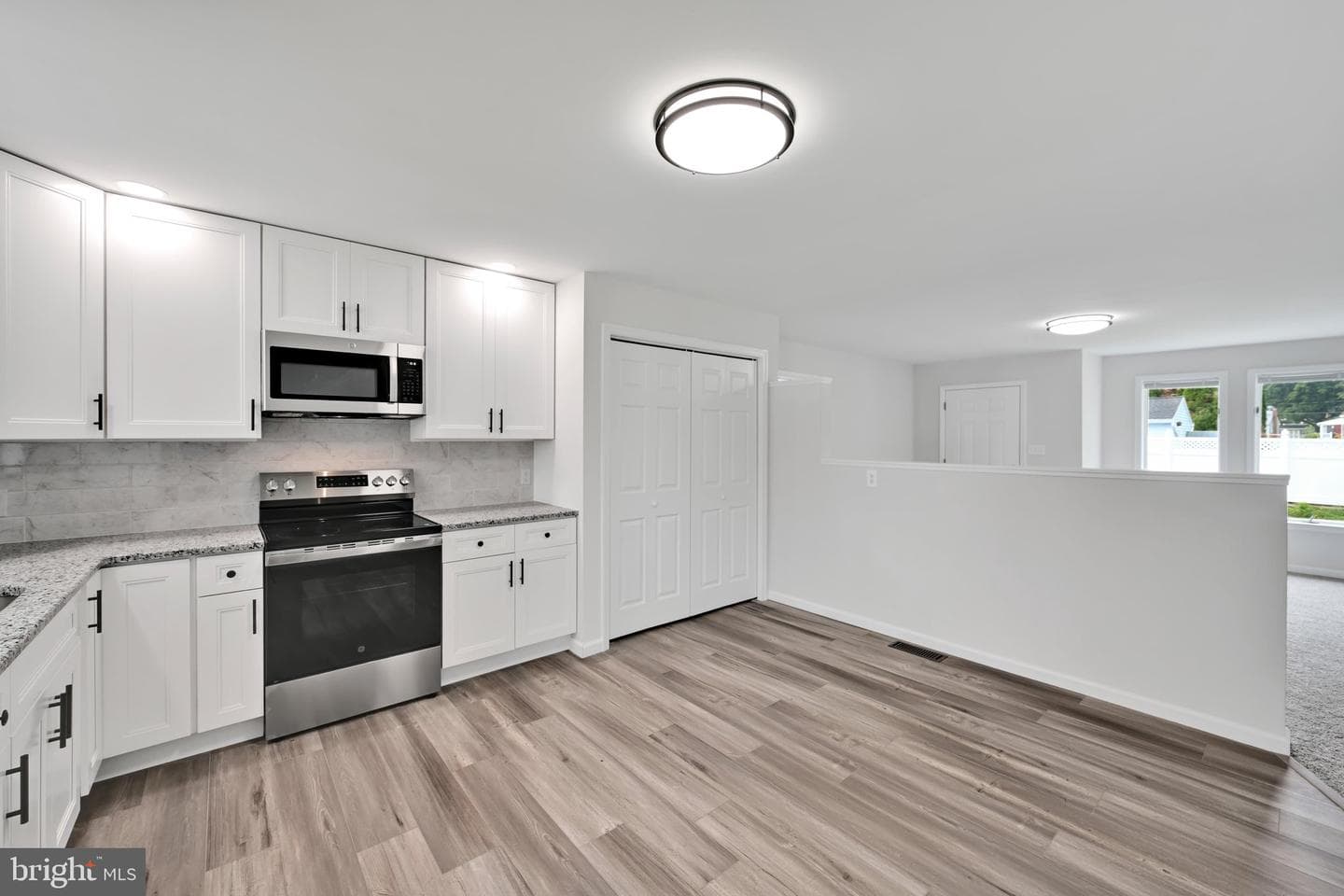 300 Beckley Street photo 34