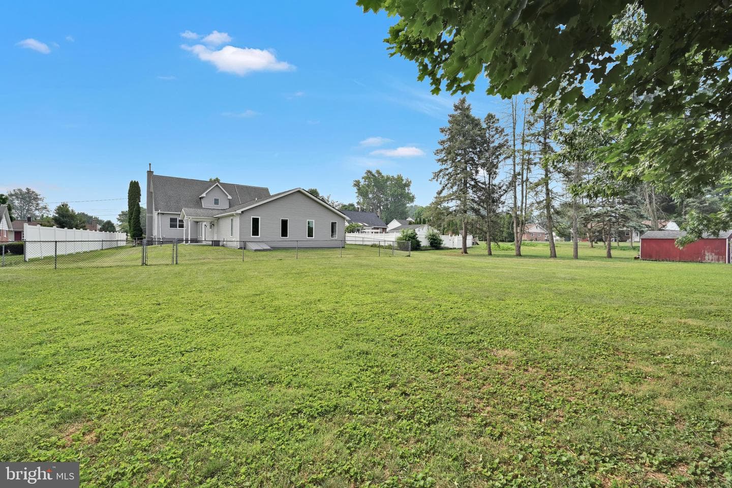 300 Beckley Street photo 69