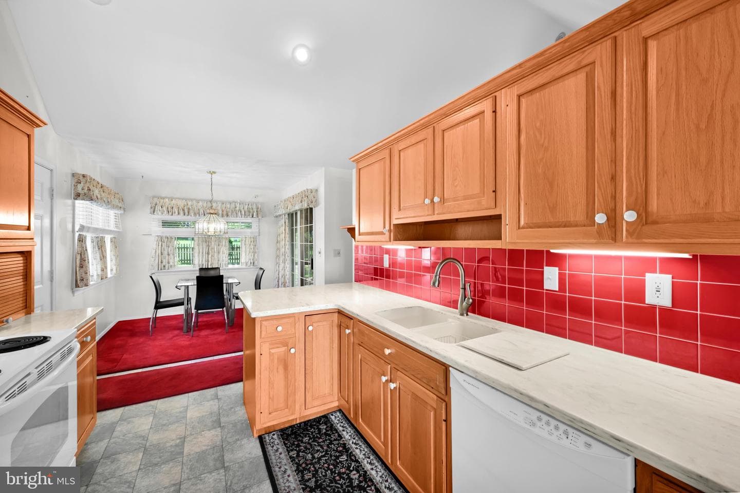 114 Hill Road photo 13