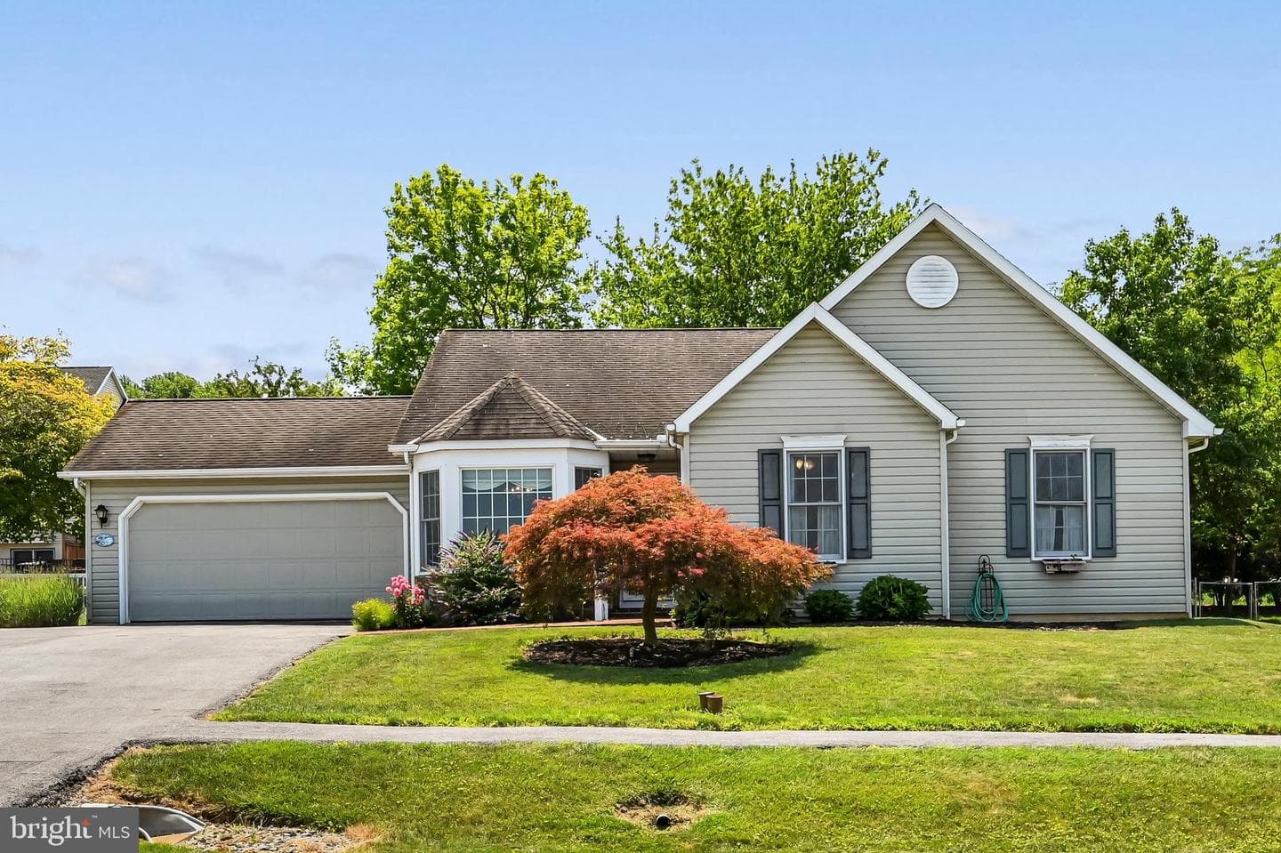 114 Hill Road photo 4