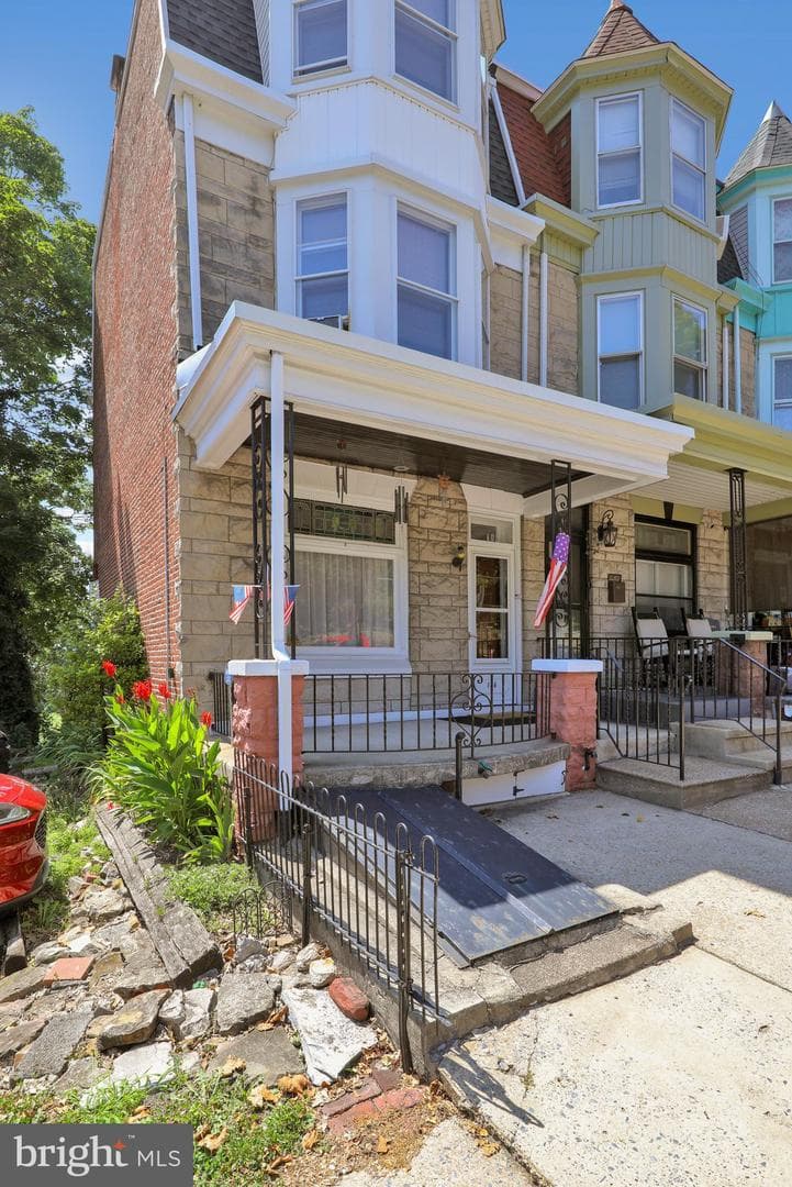 186 Clymer Street photo 3