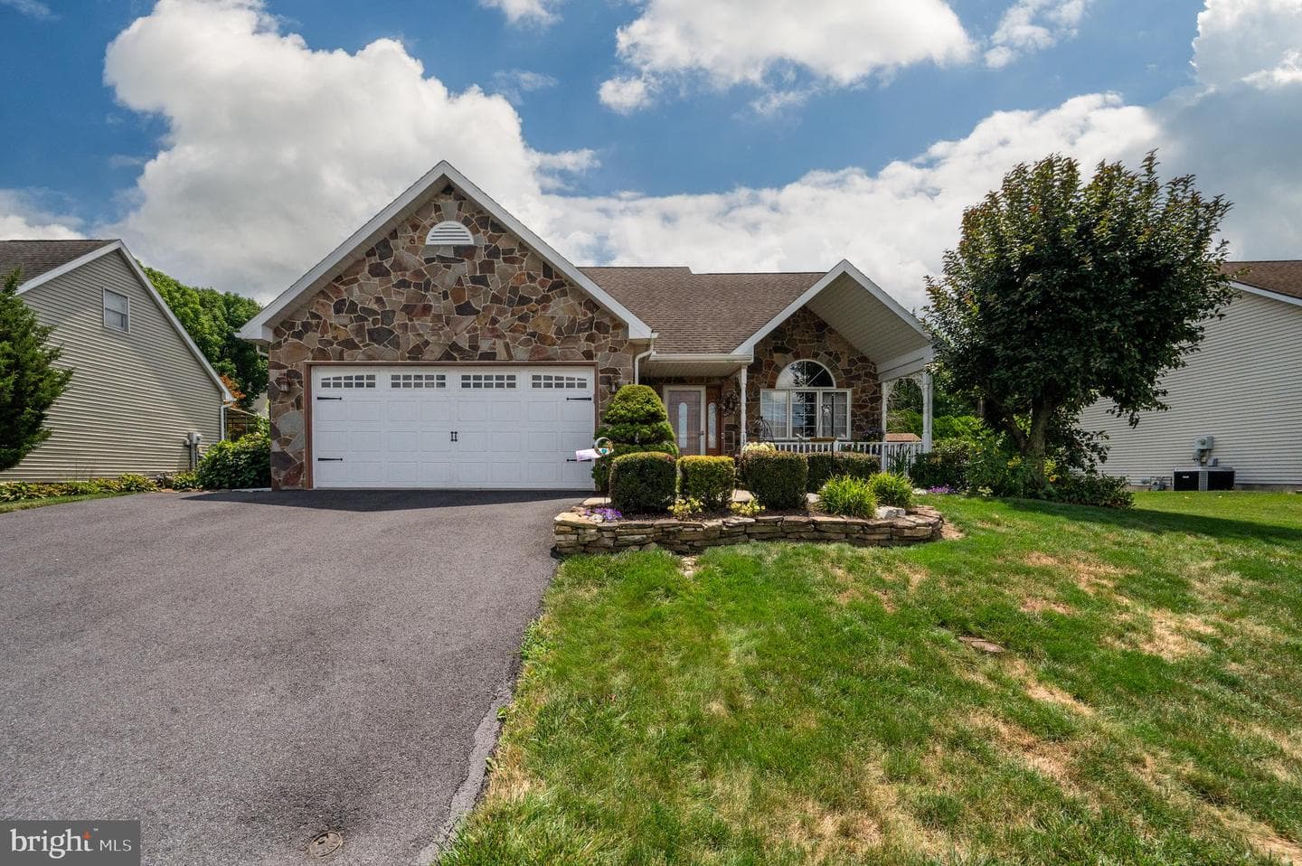 128 Hill Road photo 3
