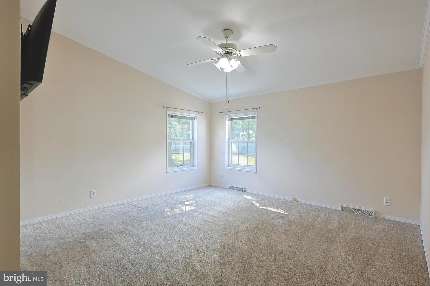 191 Cardinal Court S photo 11