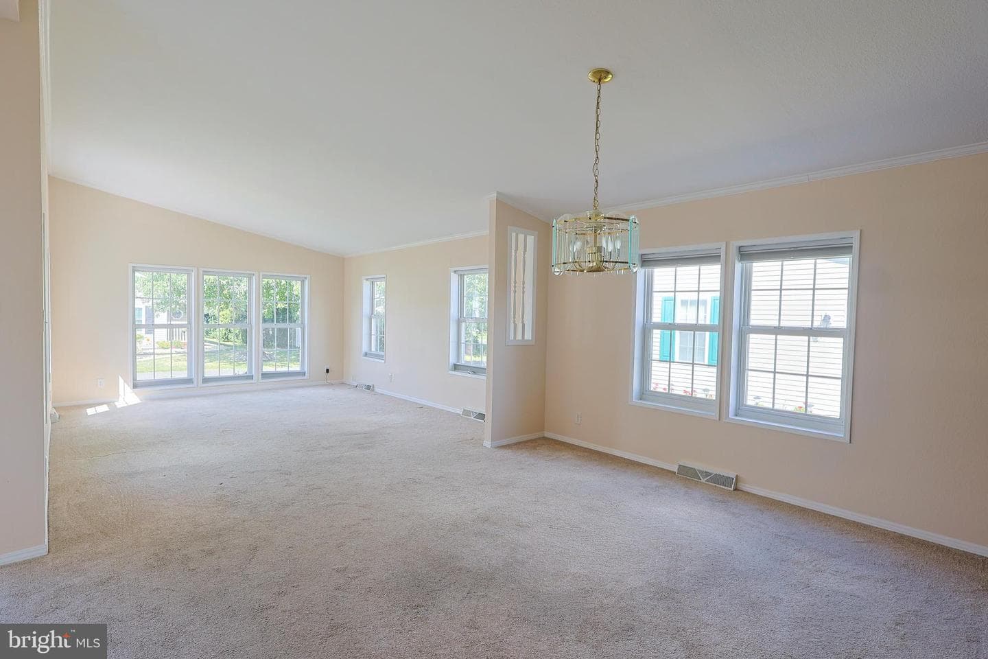 191 Cardinal Court S photo 6