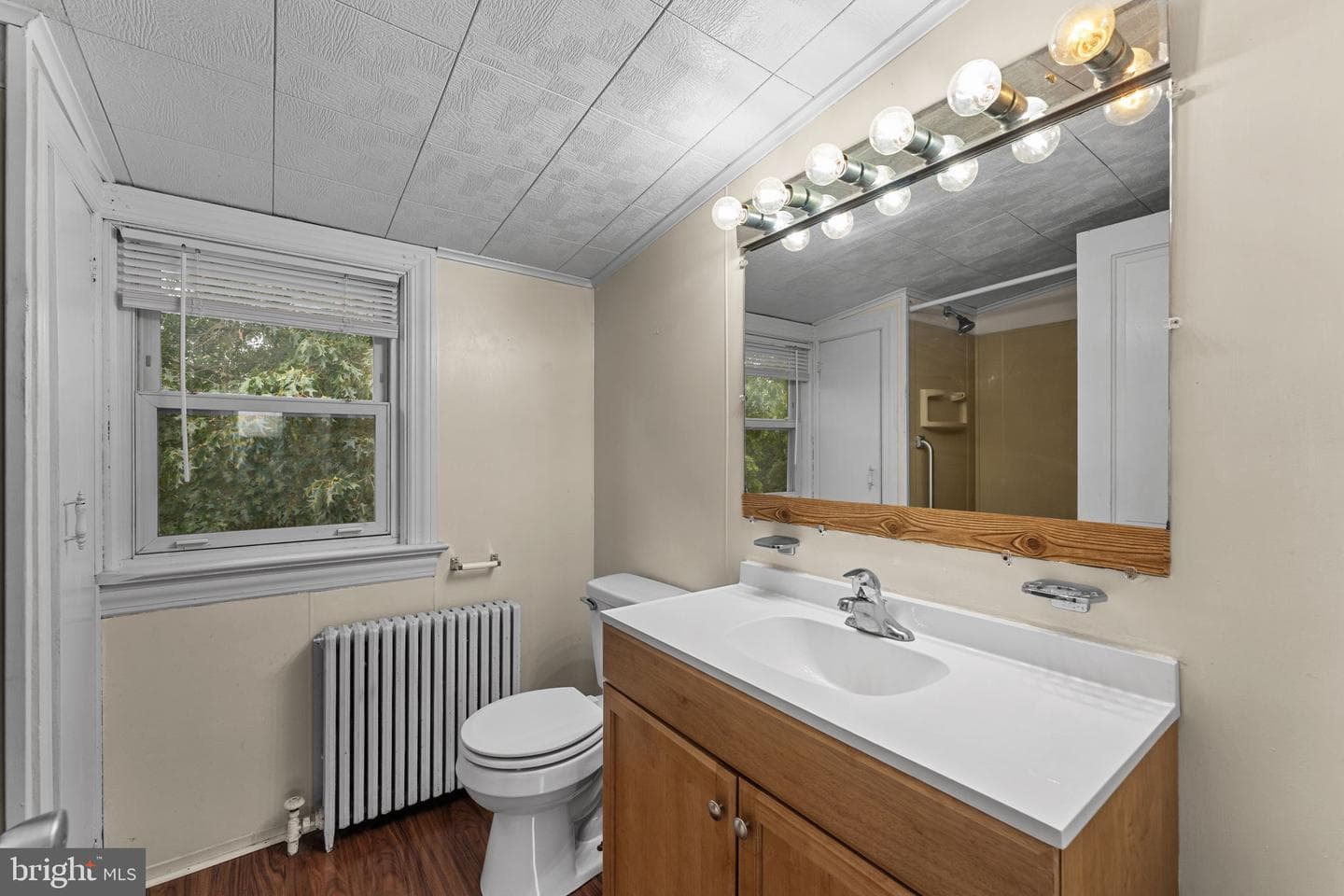 158 W Butler Avenue photo 20