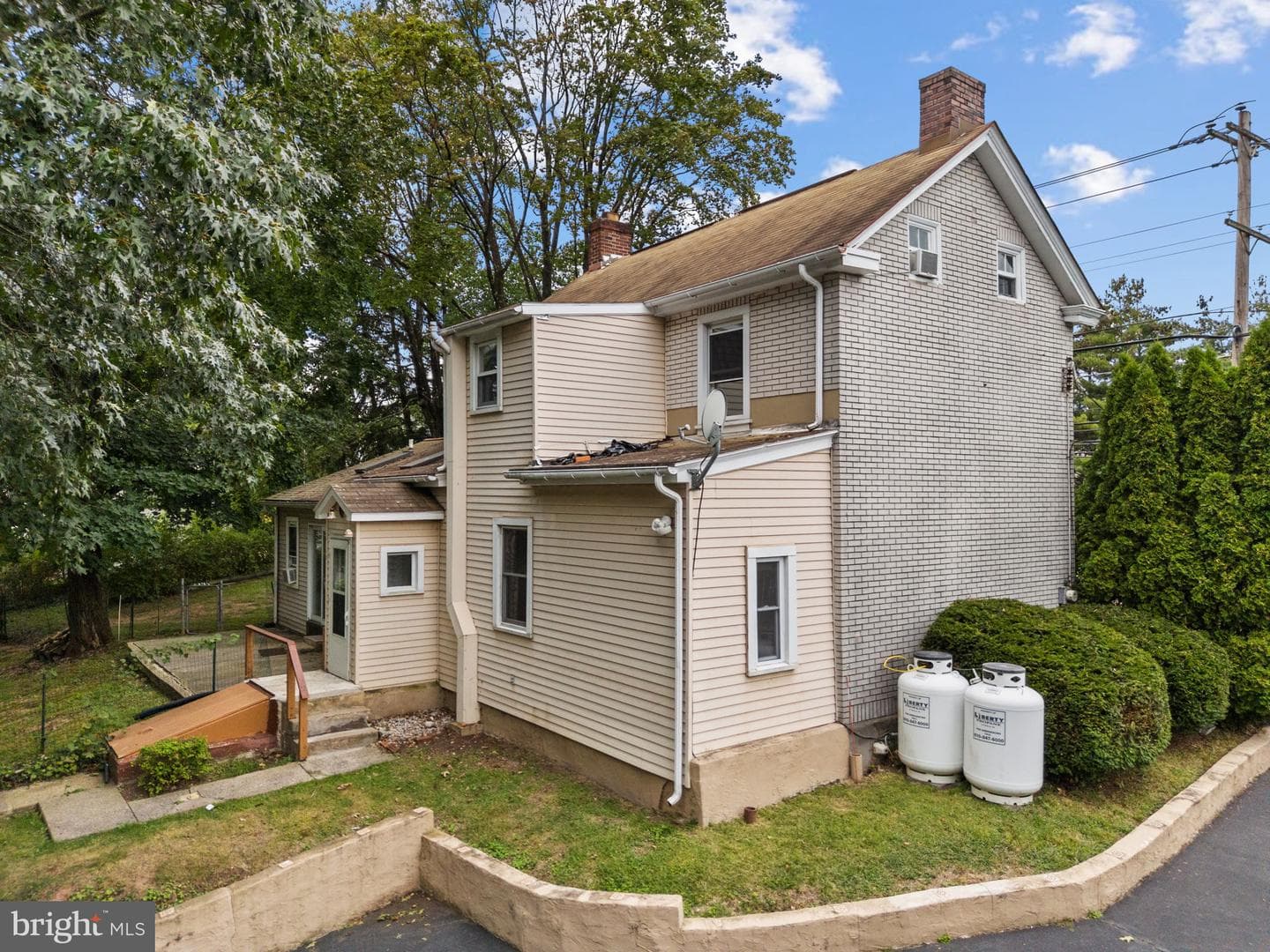 158 W Butler Avenue photo 28