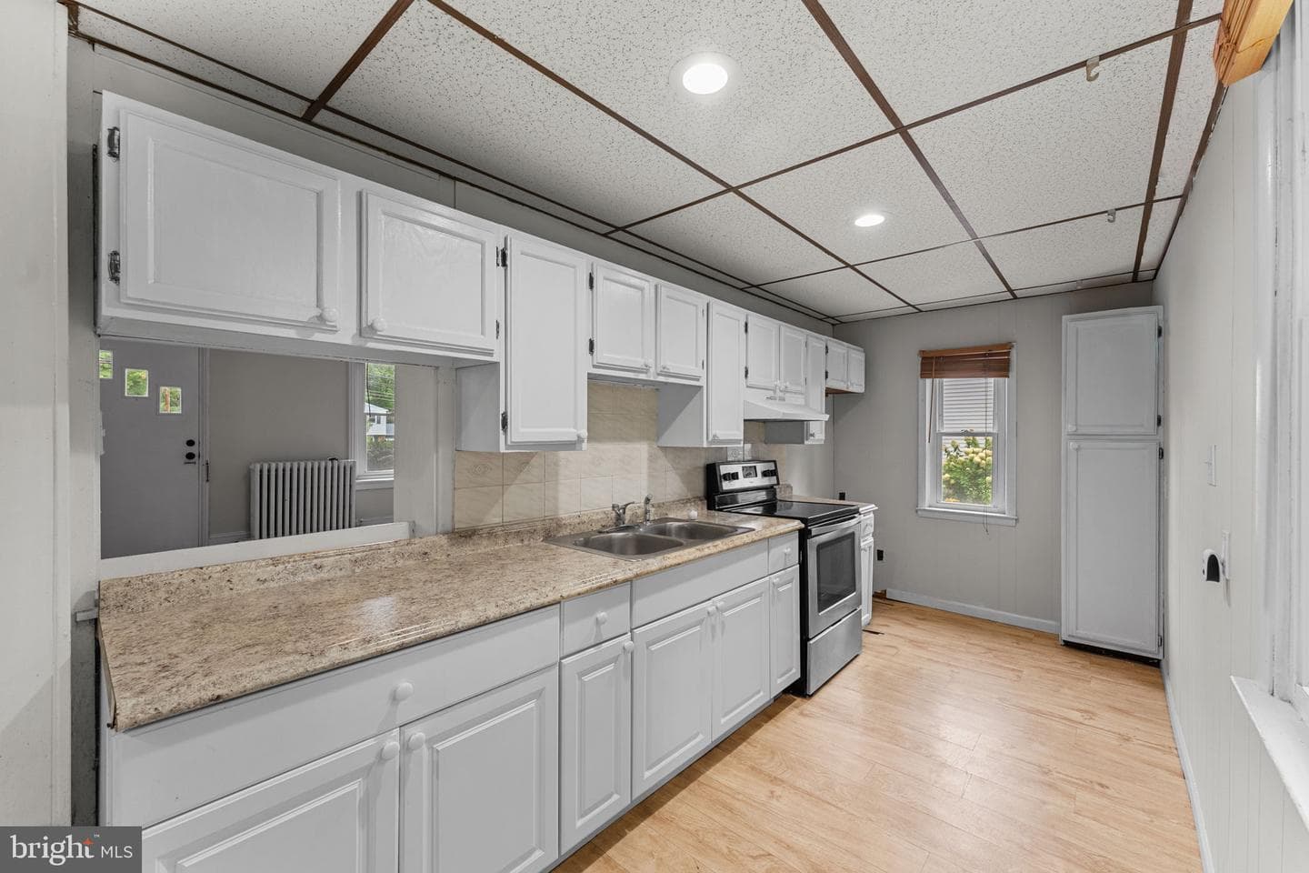 158 W Butler Avenue photo 9