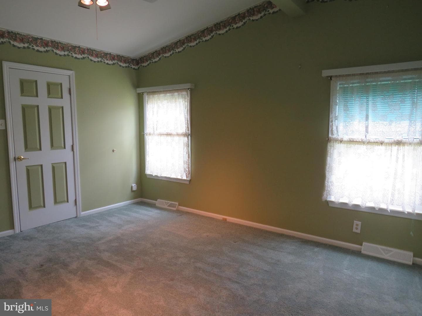 377 Spring Meadow Circle photo 24