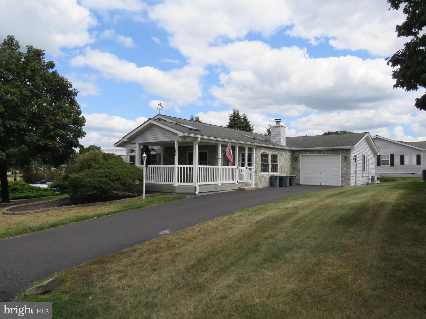 377 Spring Meadow Circle photo 4