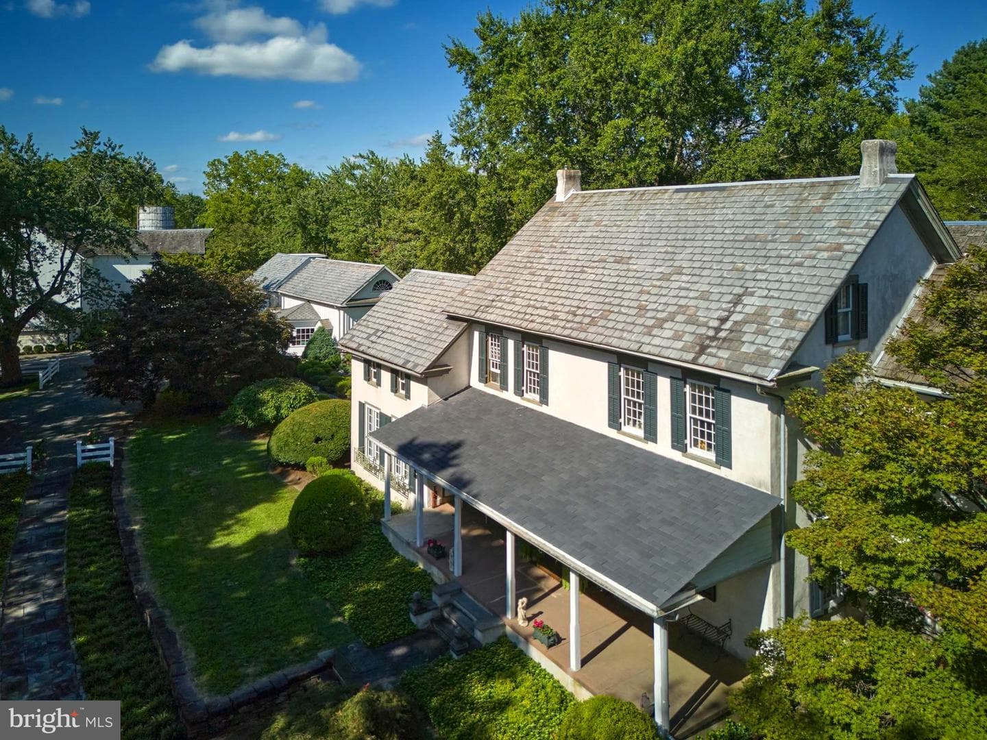 5382 Wismer Road photo 4