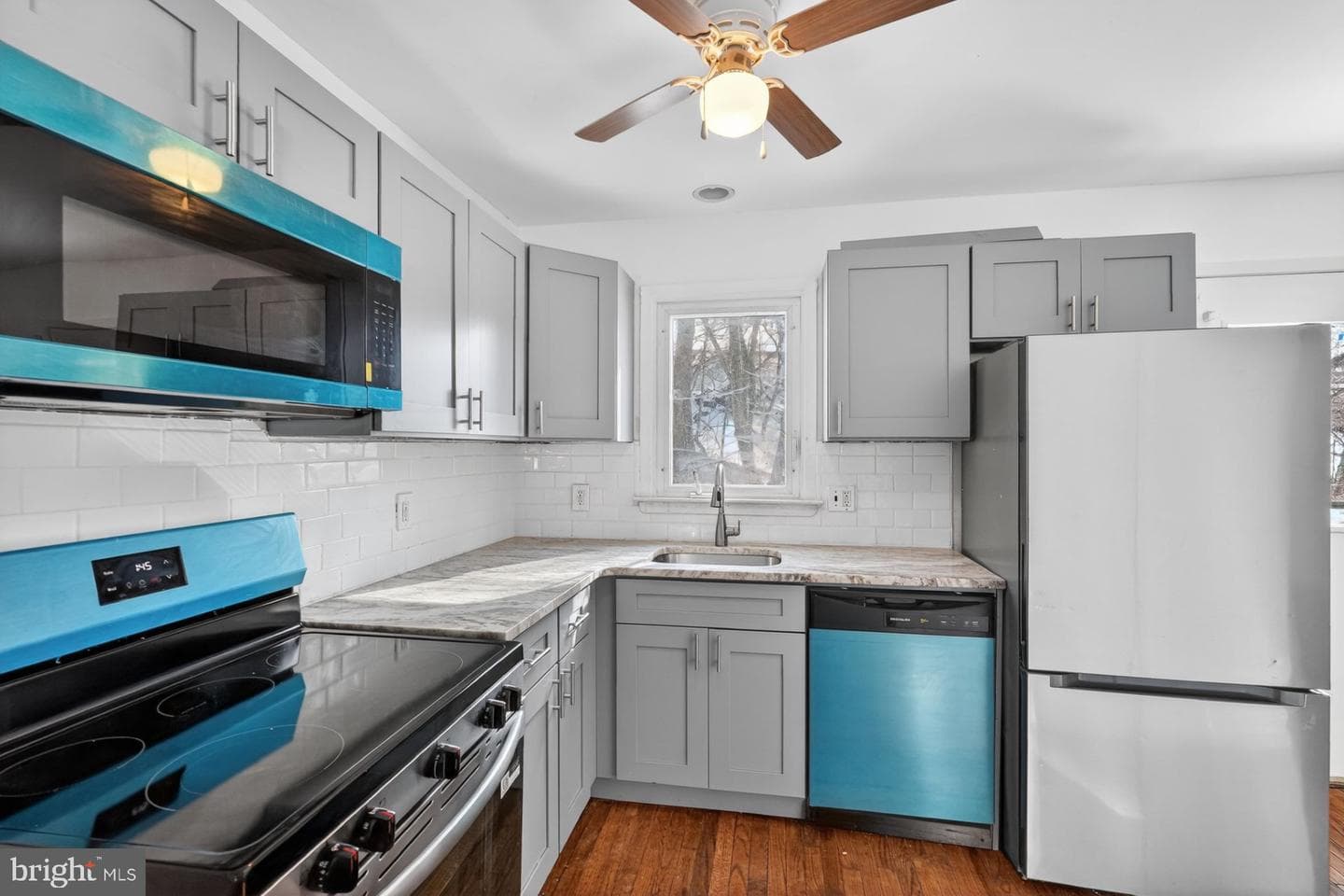 389 Mckinley Avenue photo 2