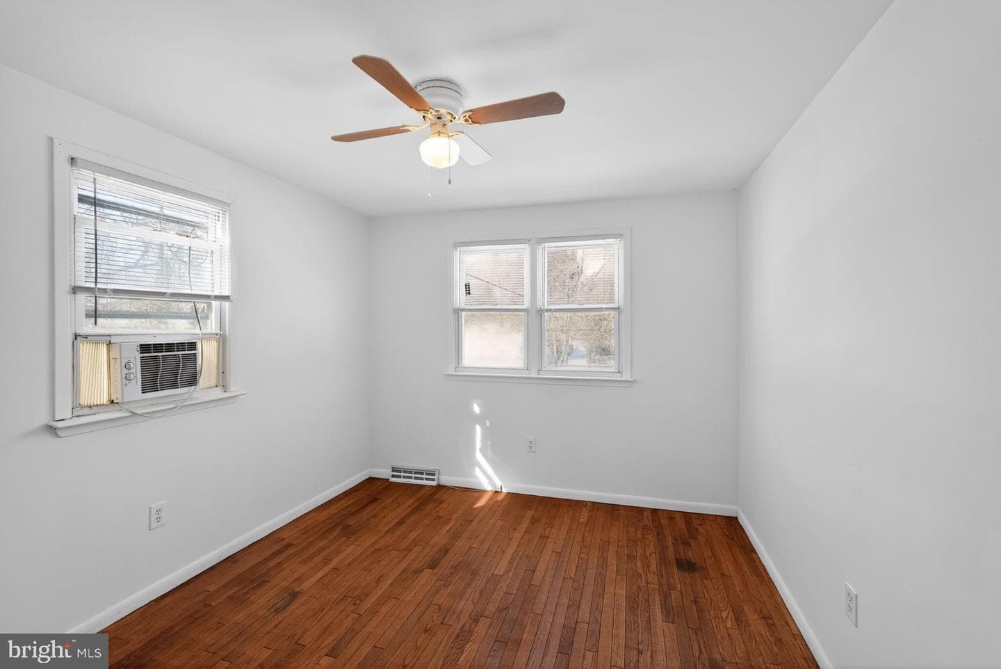 389 Mckinley Avenue photo 27