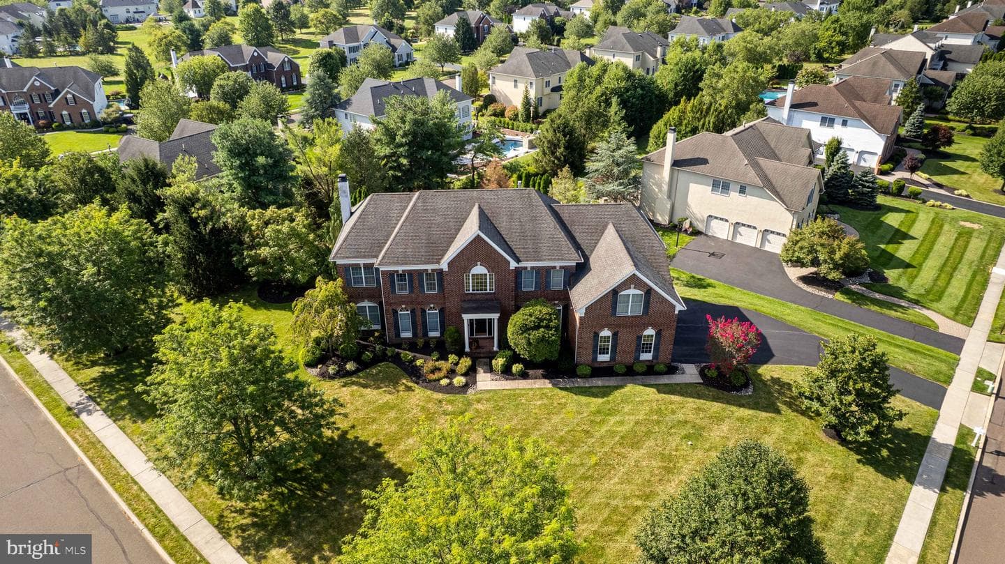112 Edwards Drive photo 3