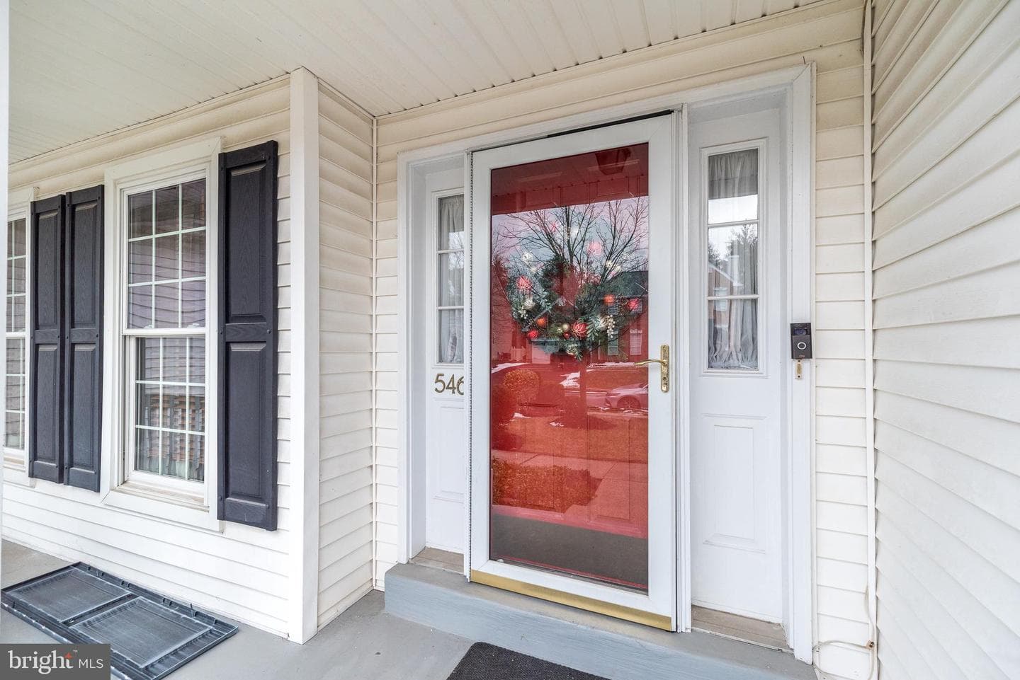 546 Clydesdale Drive photo 3