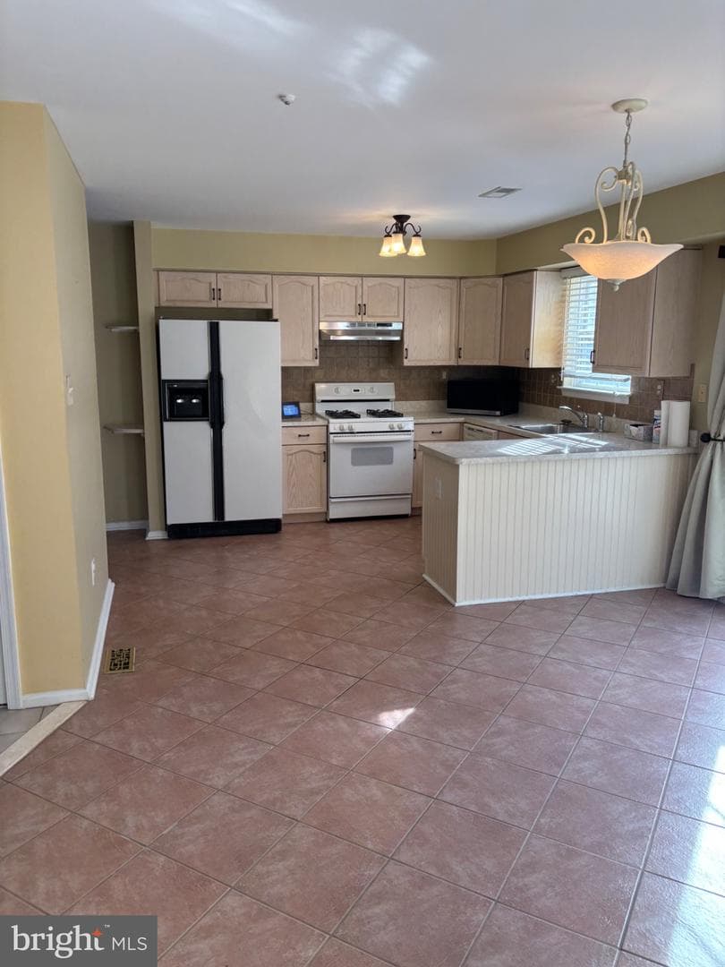 634 Nicole Drive photo 8