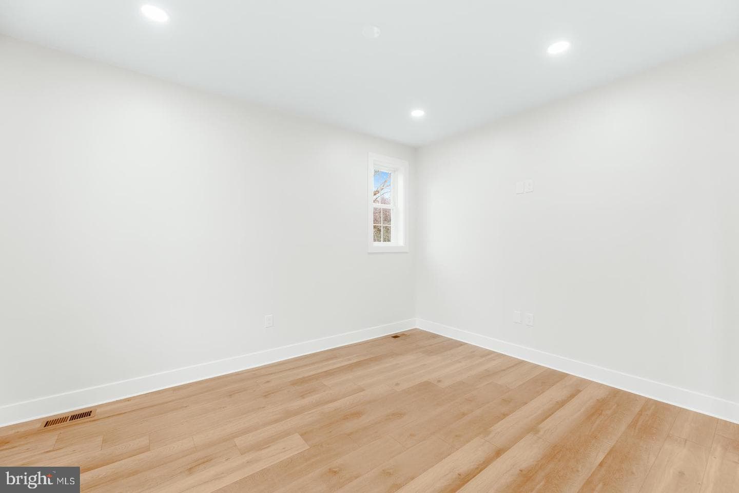 866 Hulmeville Road photo 7