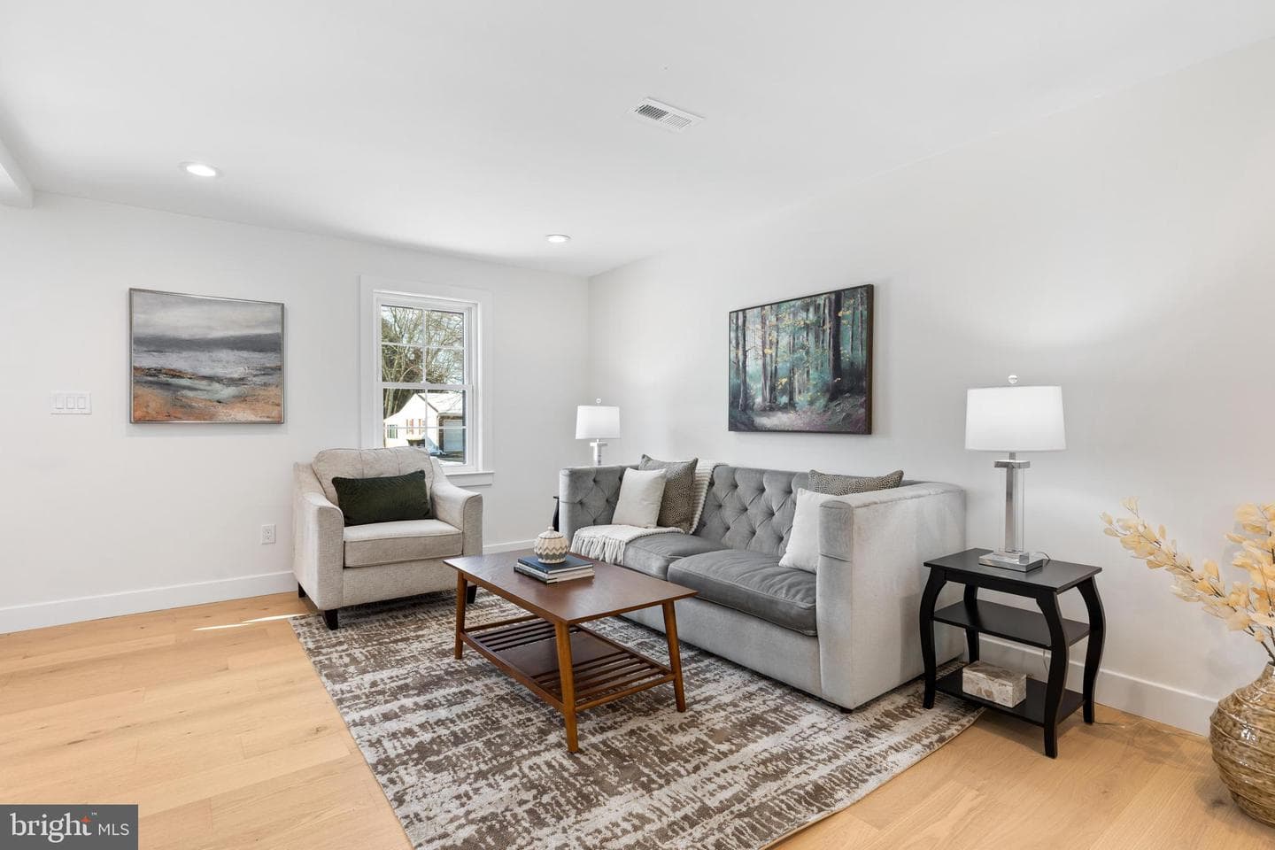 215 N Franklin Street photo 17