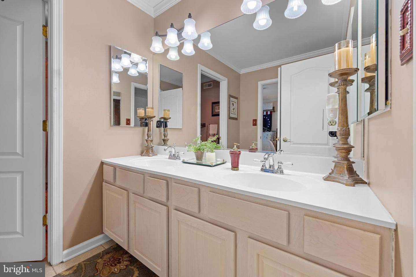 137 Wells Road photo 57