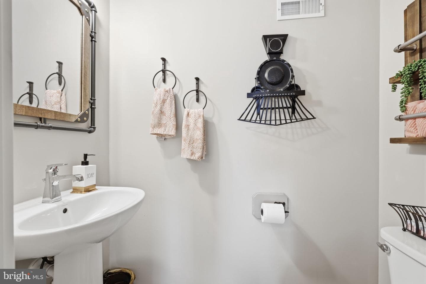 20 Sienna Place photo 38