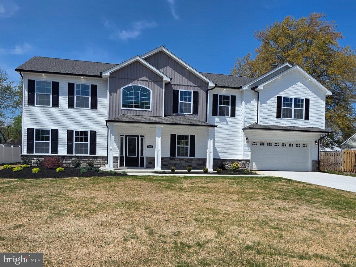 2826 Garden Lane photo 2