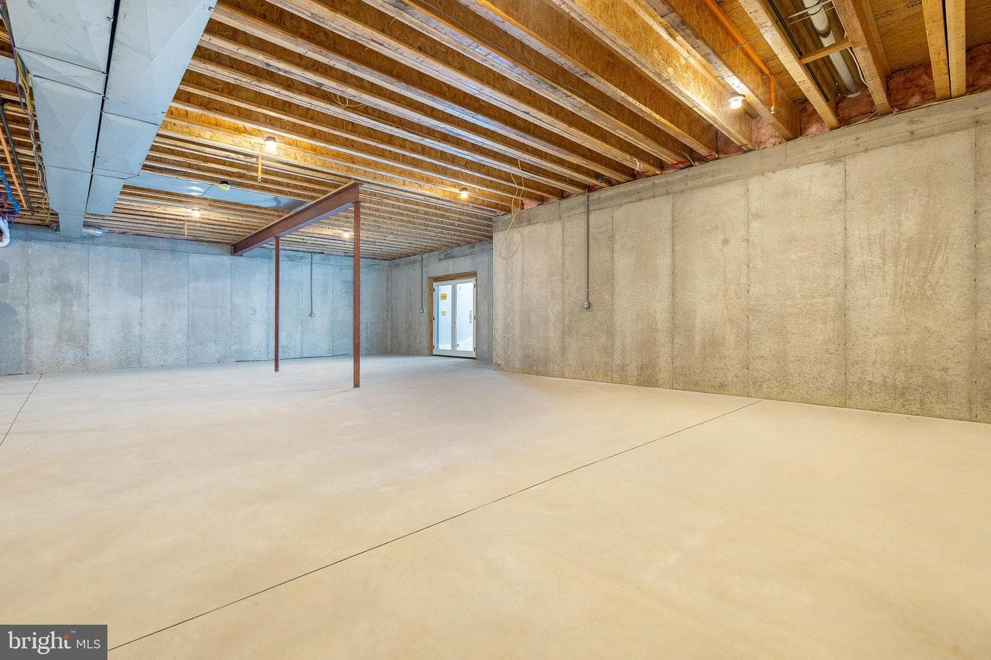 102 Railroad Avenue photo 57