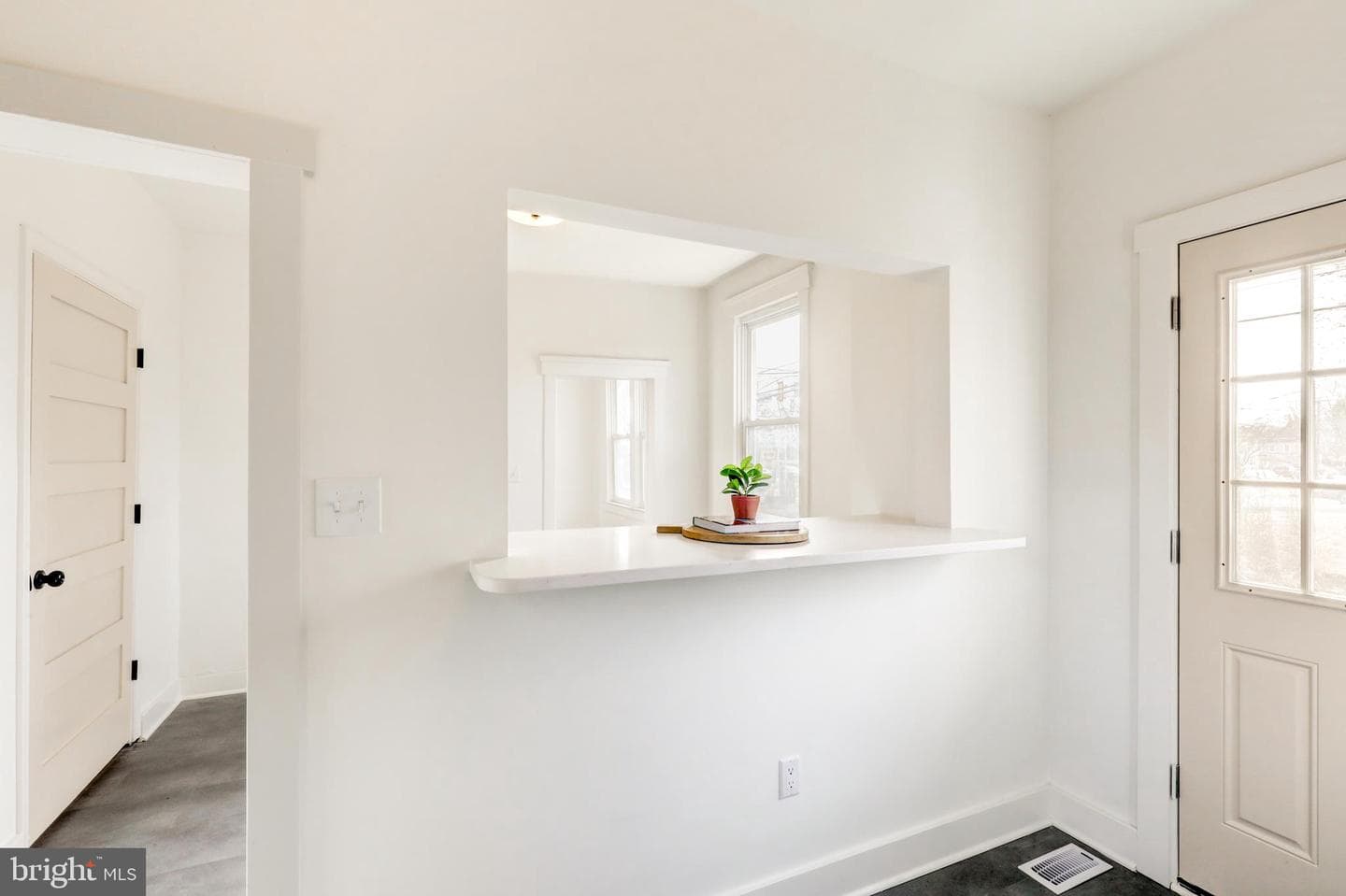 7301 N Radcliffe Street photo 12