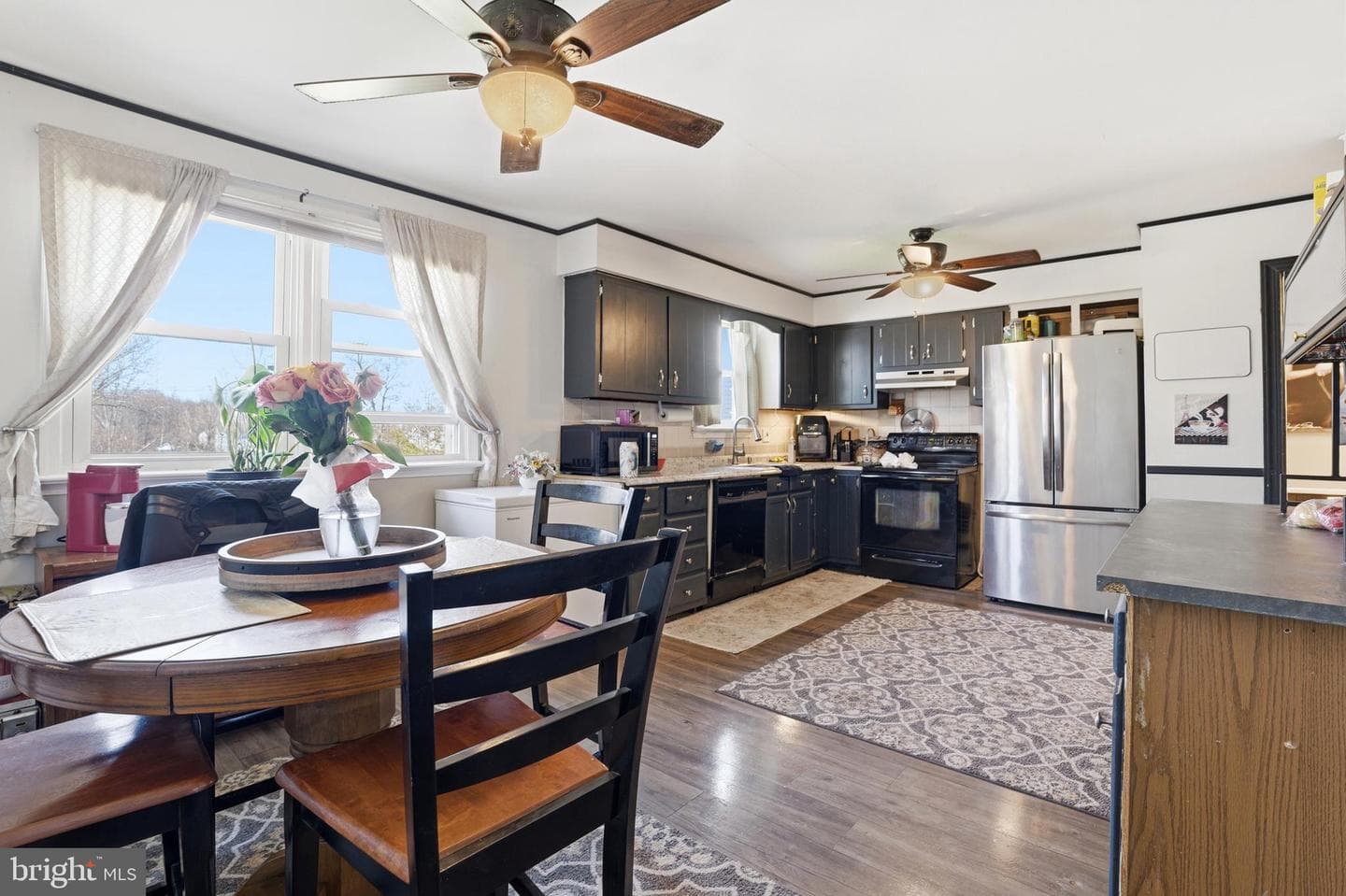 87 W Park Avenue photo 9
