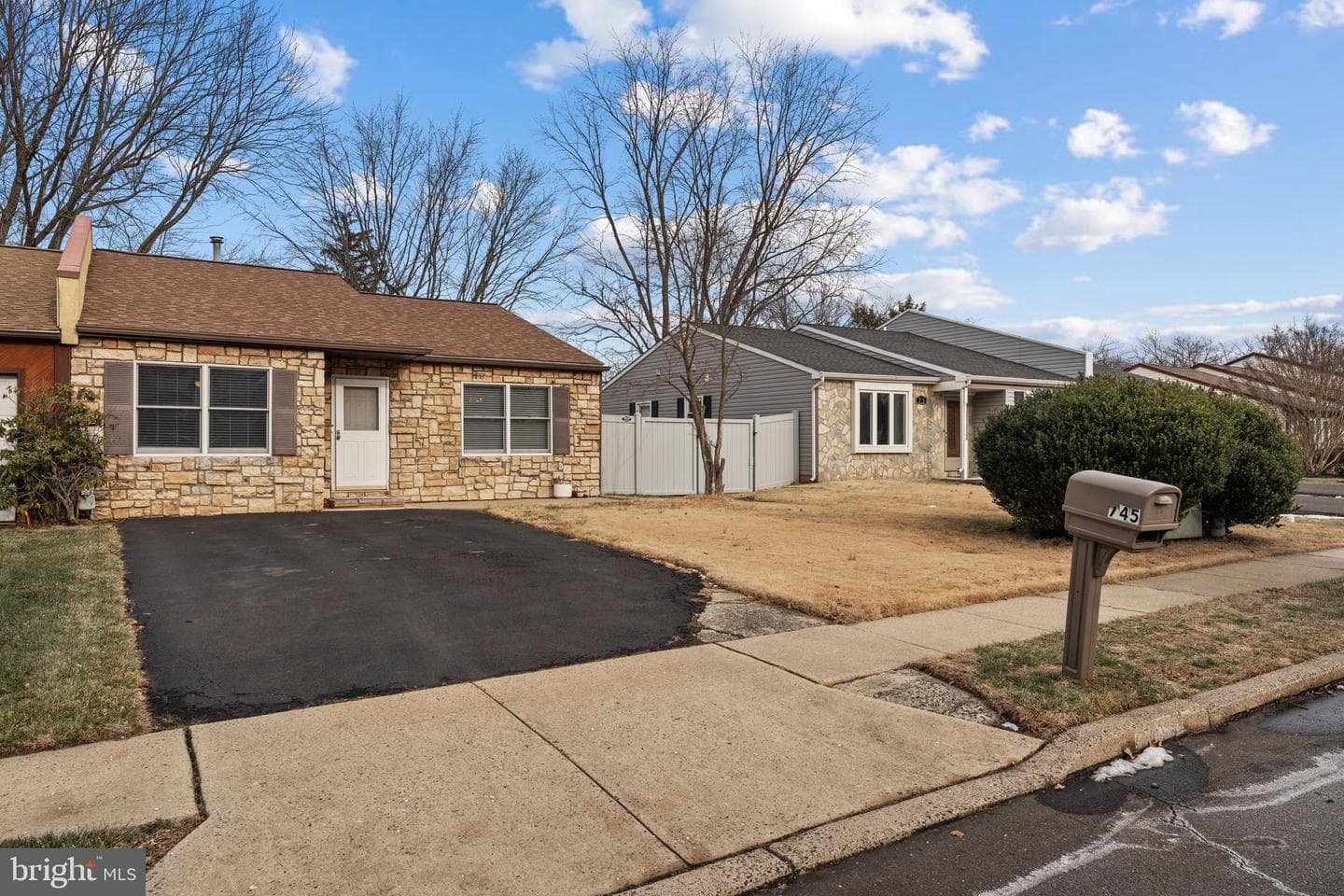 745 Tennyson Drive photo 3