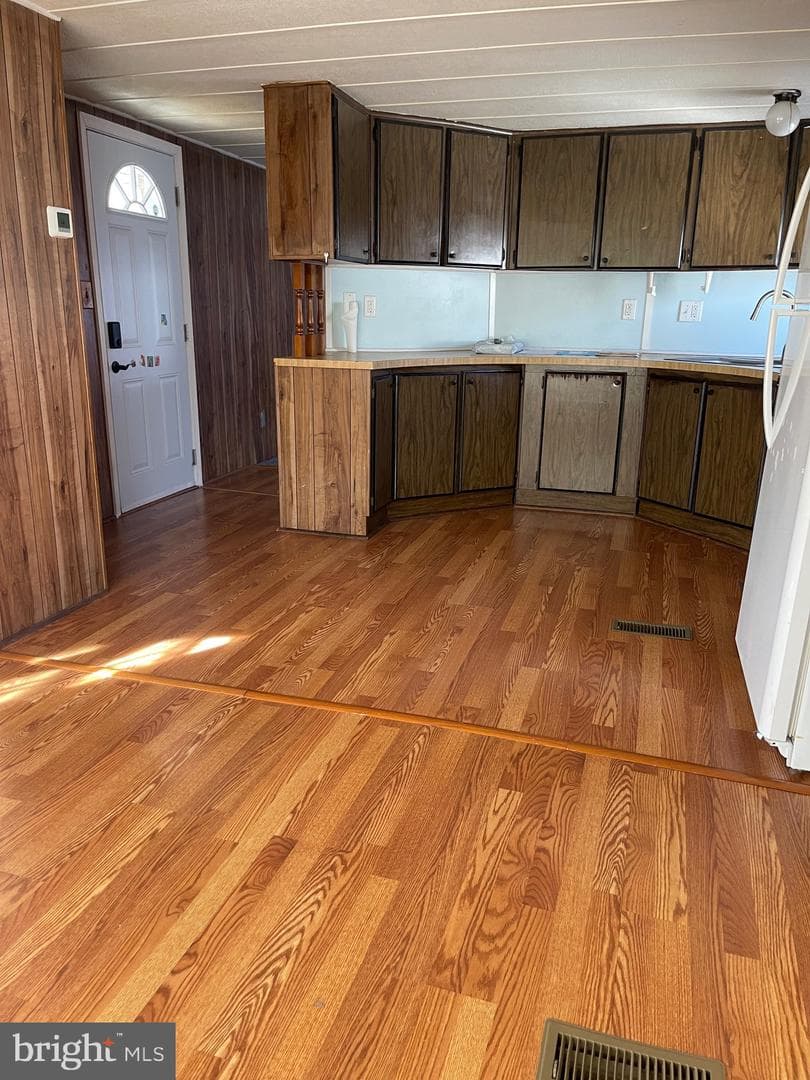 3598 Iris Avenue photo 5