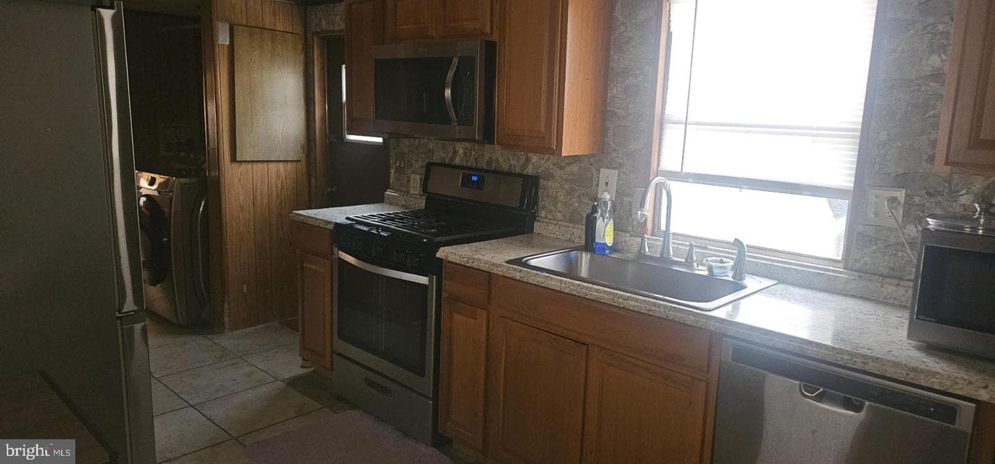 3444 Iris Avenue photo 5