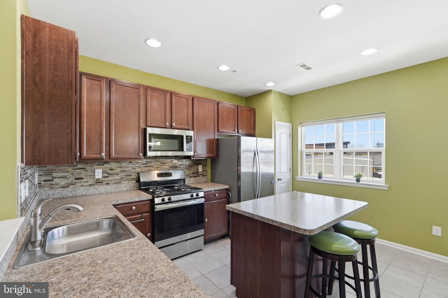 153 Mercer Court photo 4