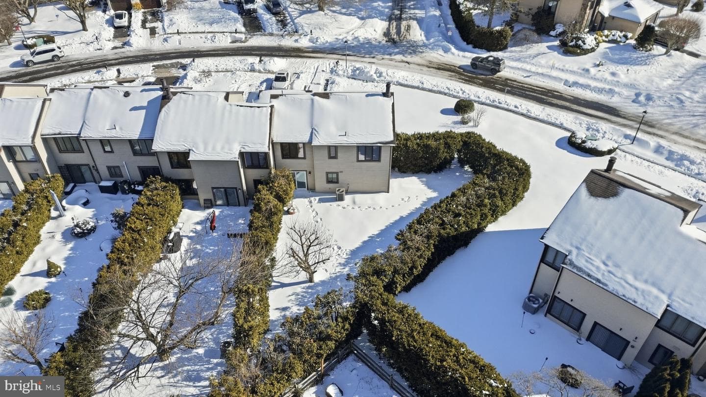 710 Trowbridge Drive photo 31