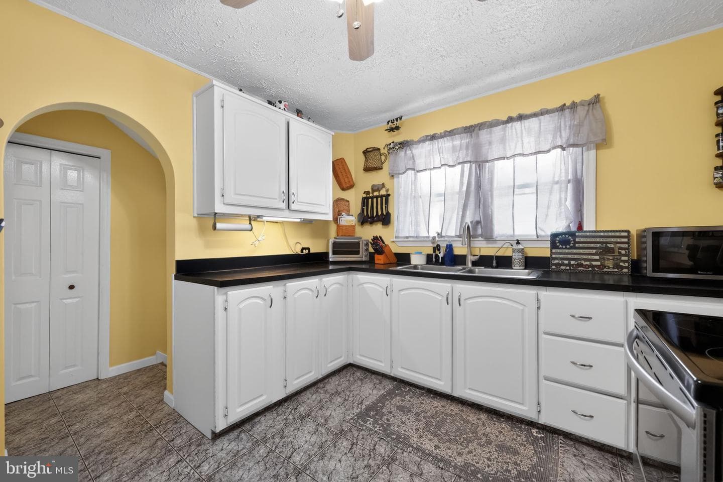 2832 Finley Avenue photo 11