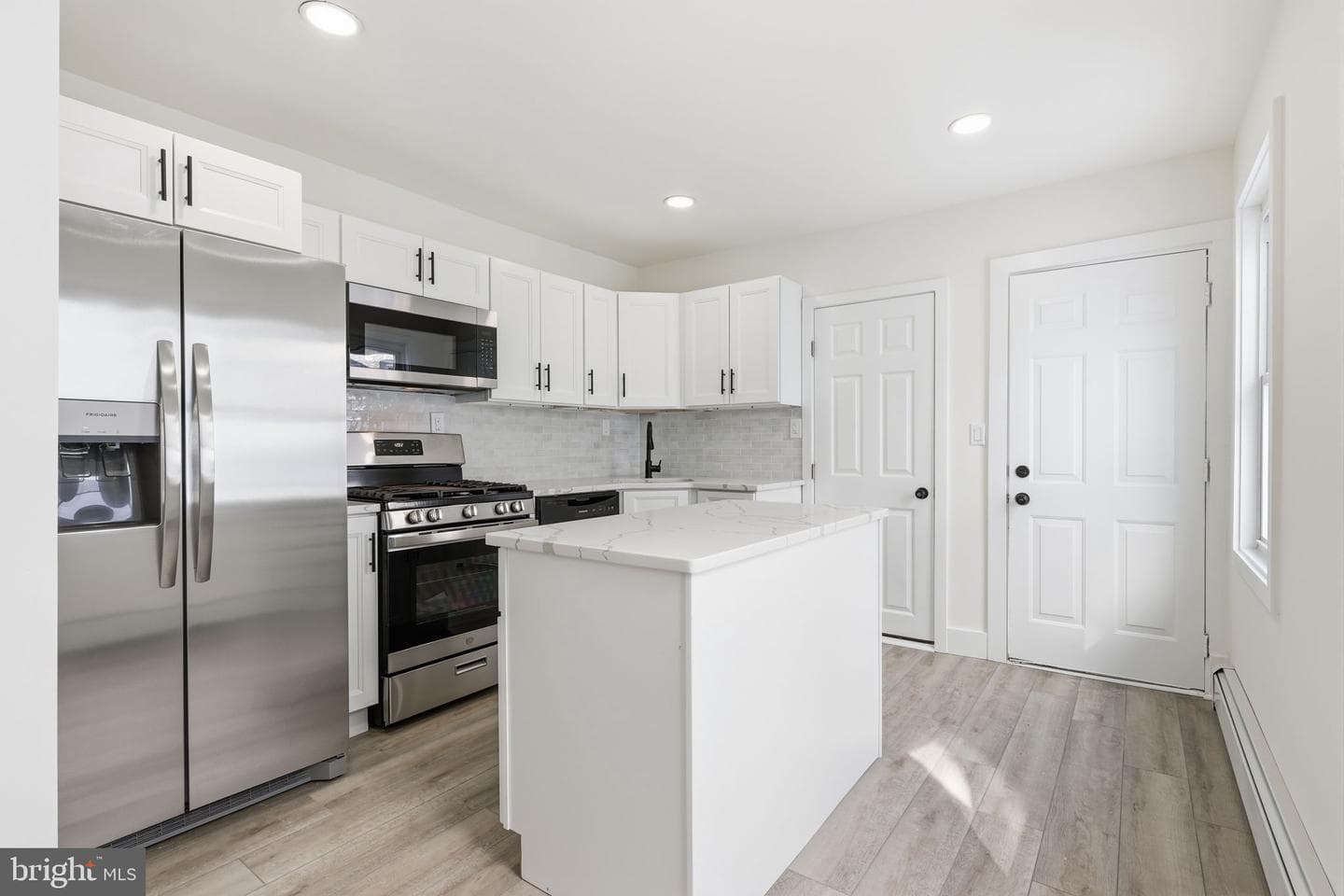 509 Pond Street photo 10
