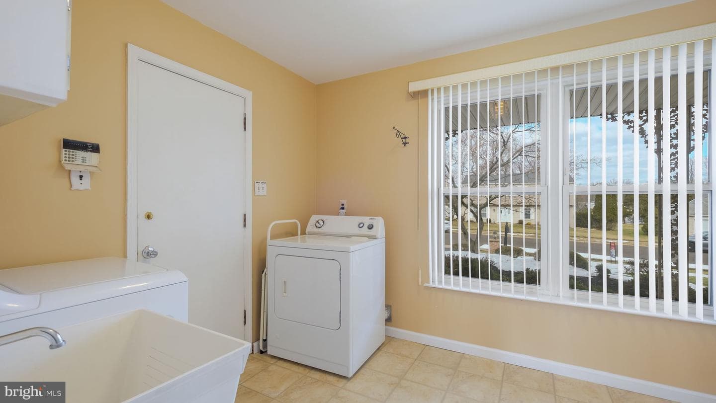 64 Springwood Drive photo 19
