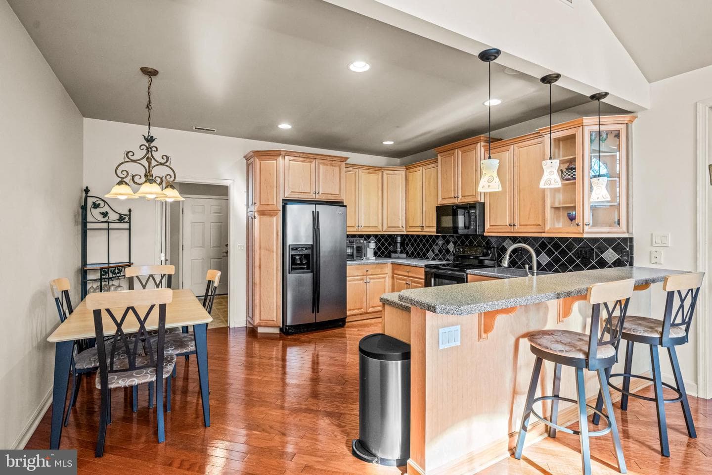 64 Villa Drive photo 12