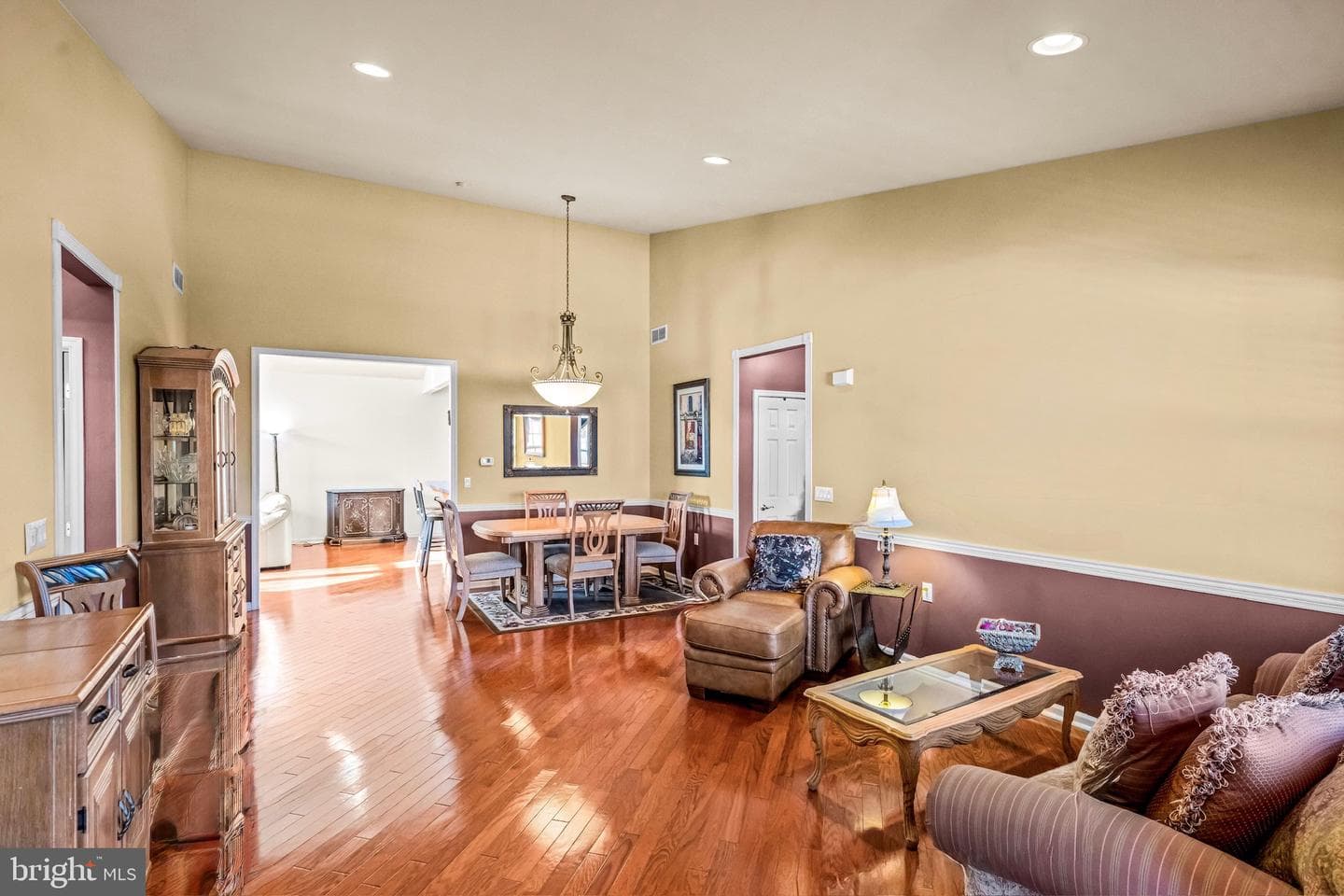 64 Villa Drive photo 16