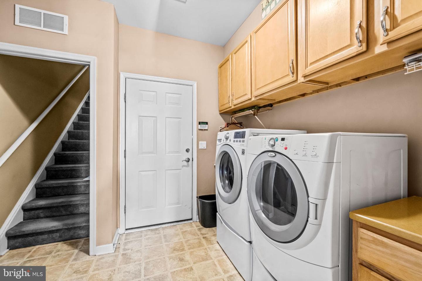 64 Villa Drive photo 19