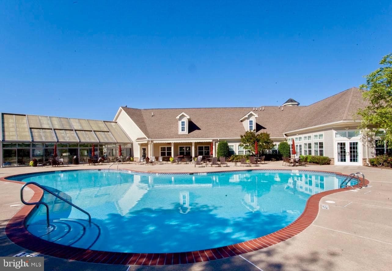 64 Villa Drive photo 27