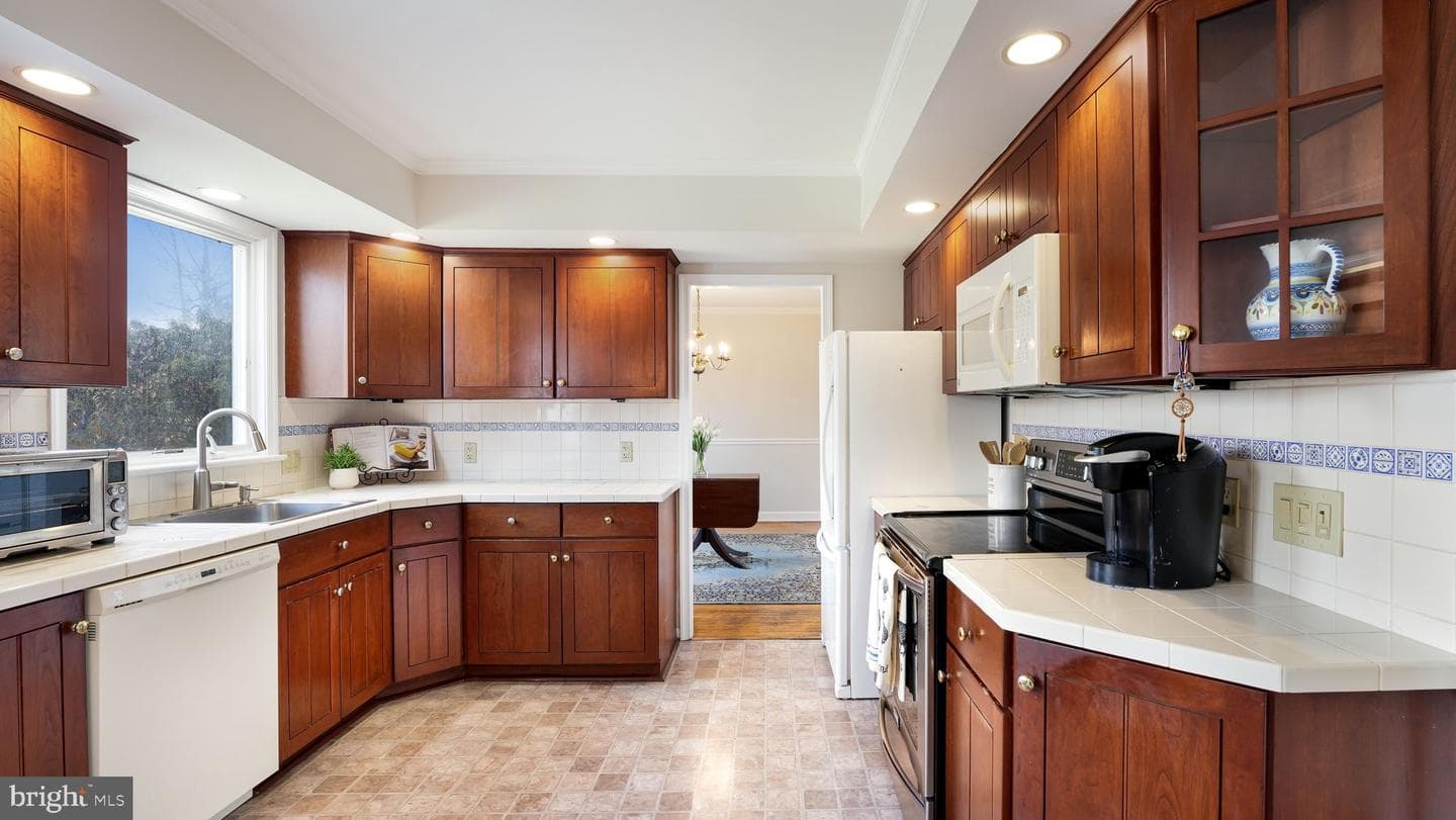 50 Hickory Lane photo 8