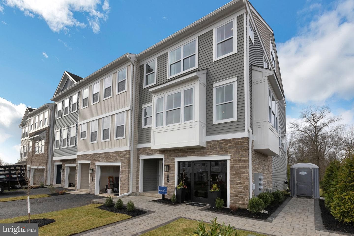 0001 Jameson Way #base Warwick Int photo 3