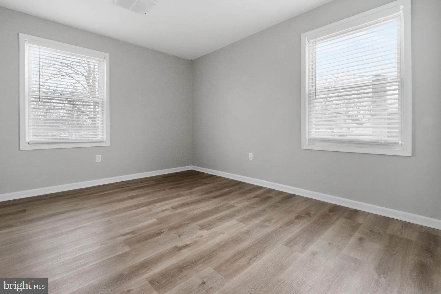 11 Carolina Avenue photo 34