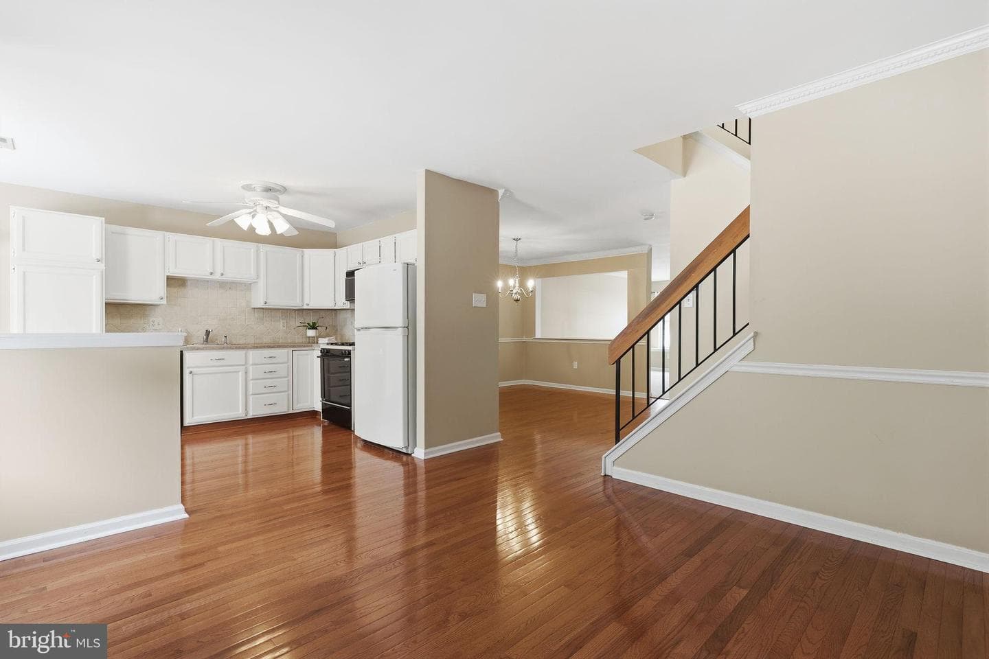 25 Honey Locust Lane photo 2
