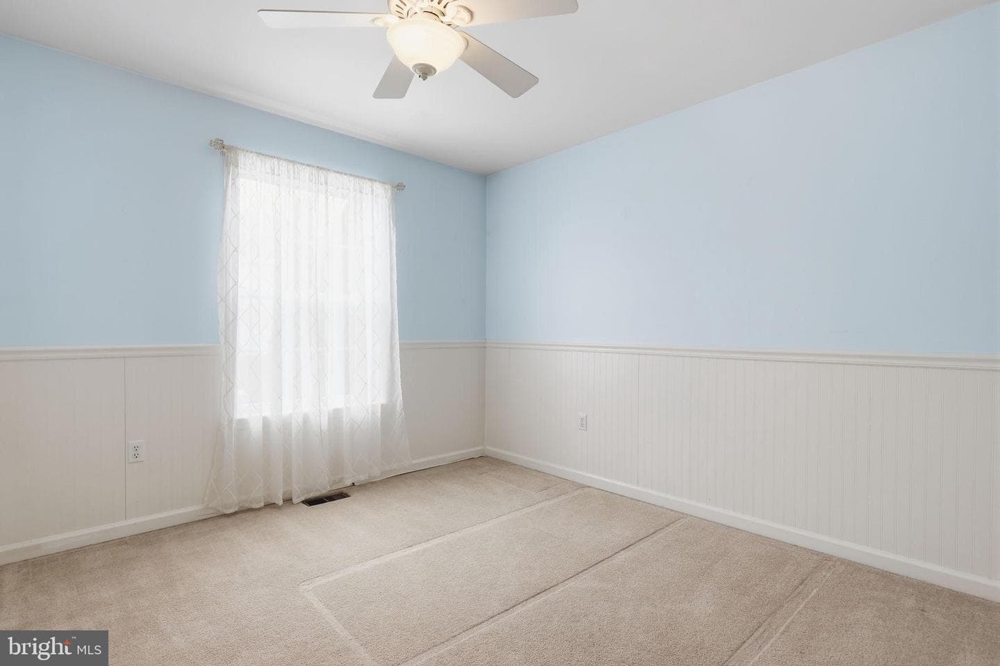 25 Honey Locust Lane photo 23