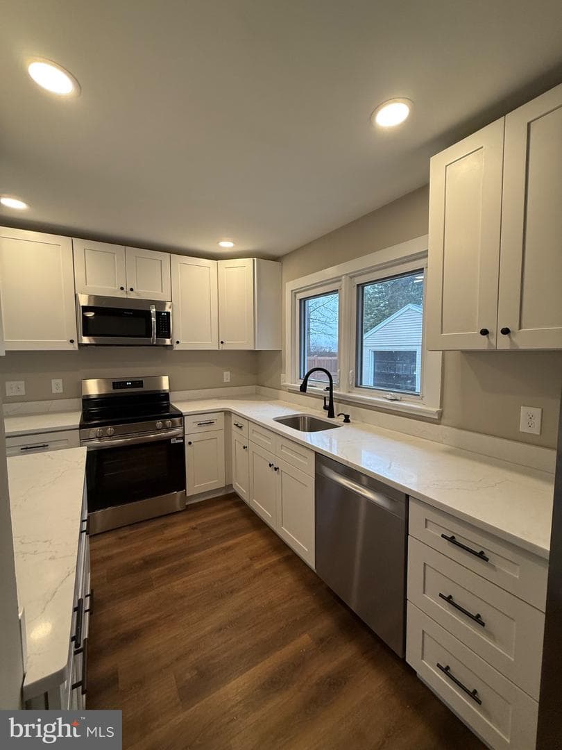 1420 S Pleasant Drive photo 5
