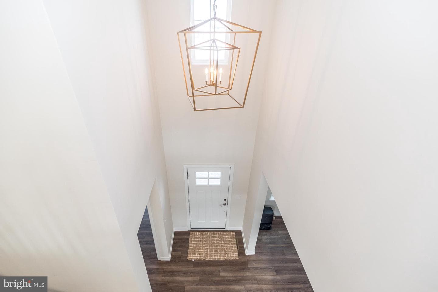 1033 Mariwill Drive photo 10