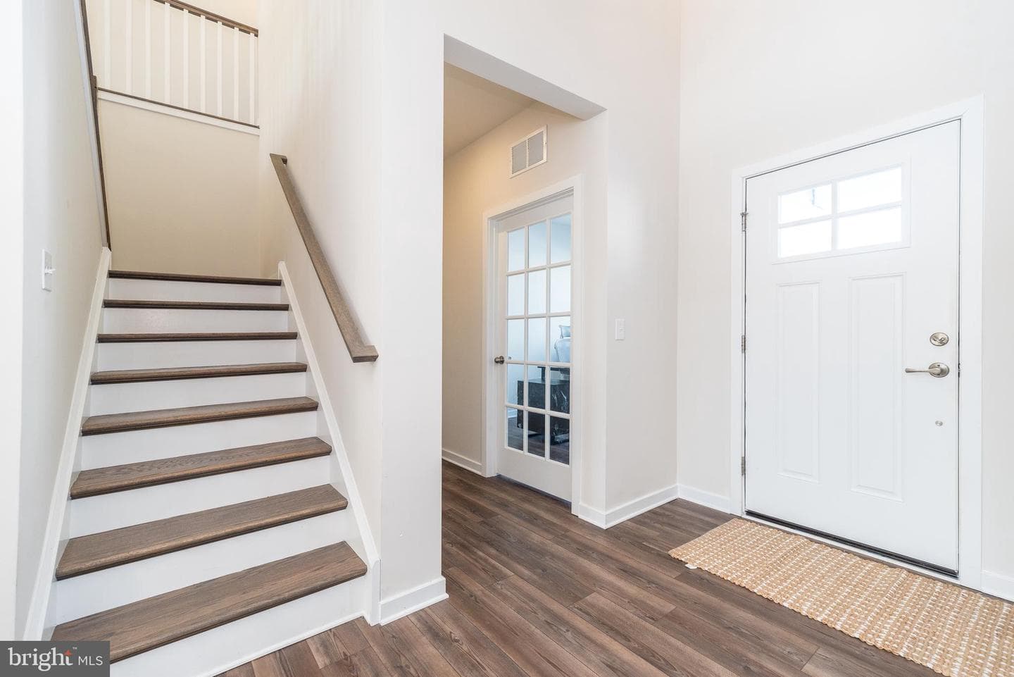 1033 Mariwill Drive photo 11