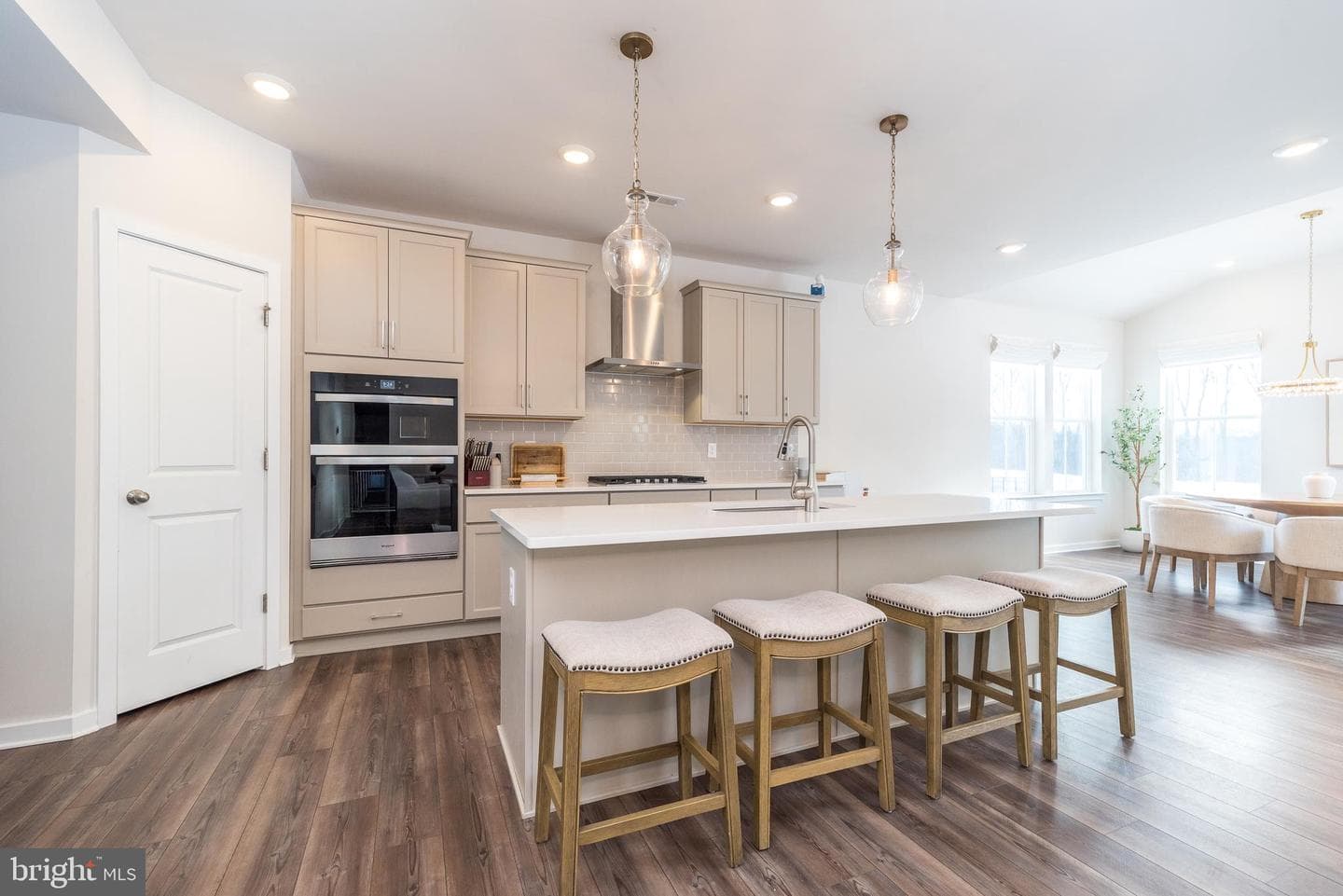 1033 Mariwill Drive photo 22
