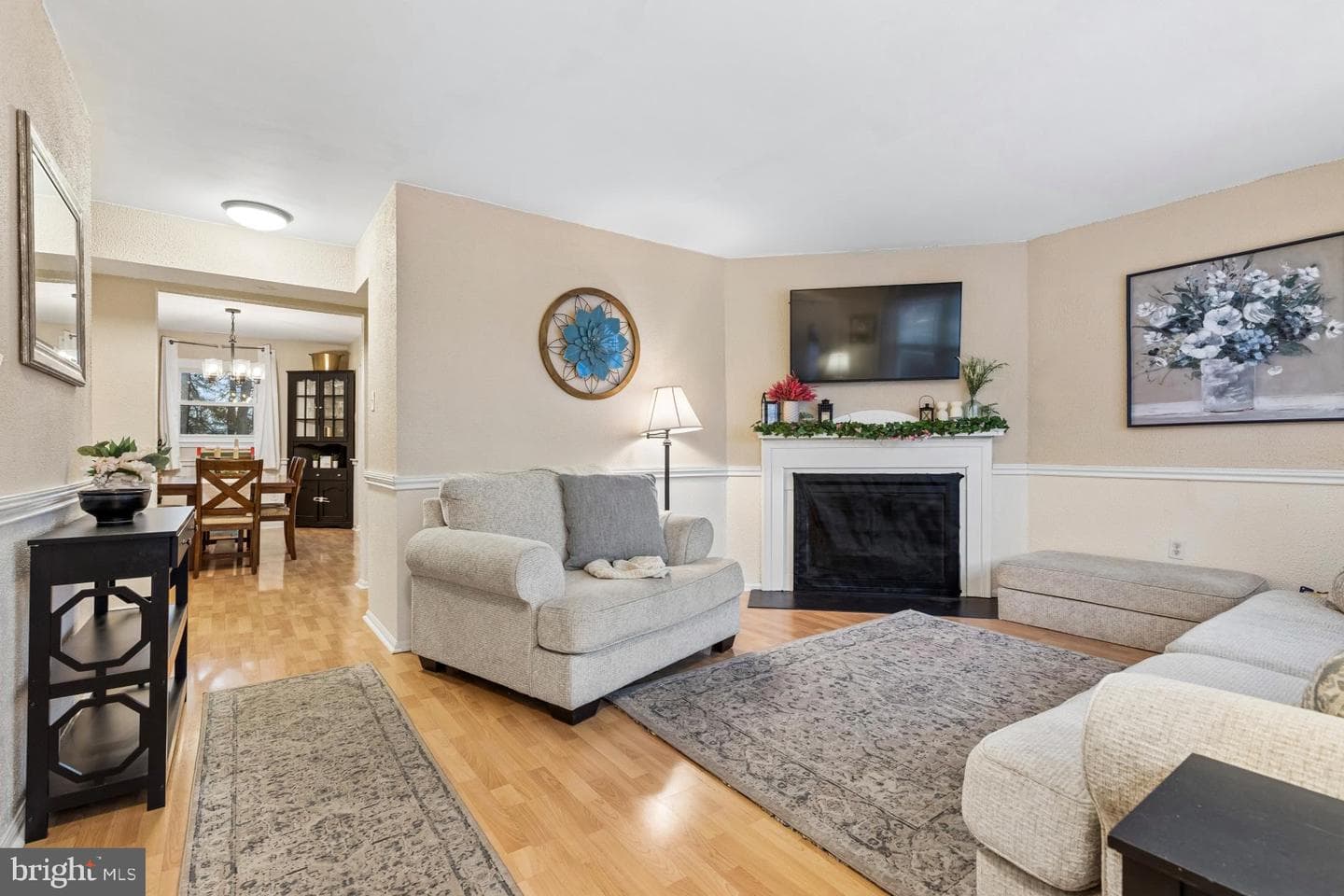 529 Portsmouth Court photo 2